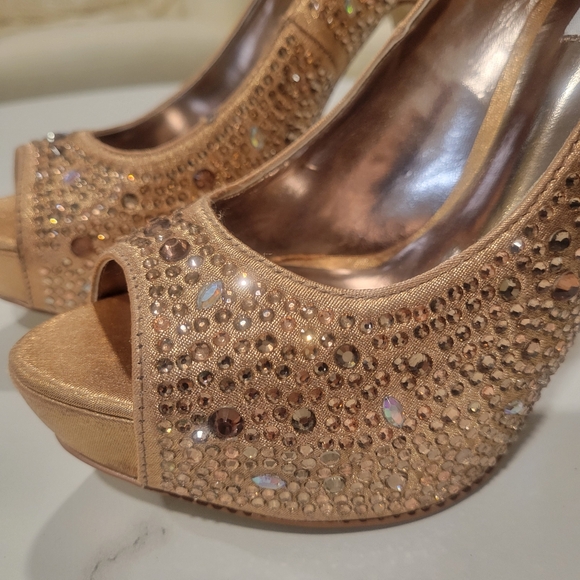 Steve Madden Cycile Rose Gold Pumps Heels Platform Rhinestone Stacked Peep Toe - Picture 6 of 11